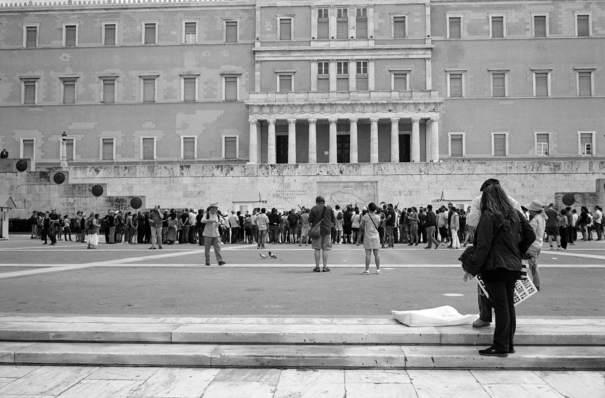 Vue d'une porte condamnée sur une église orthodoxe sur l'ïle de Milos en Grêce